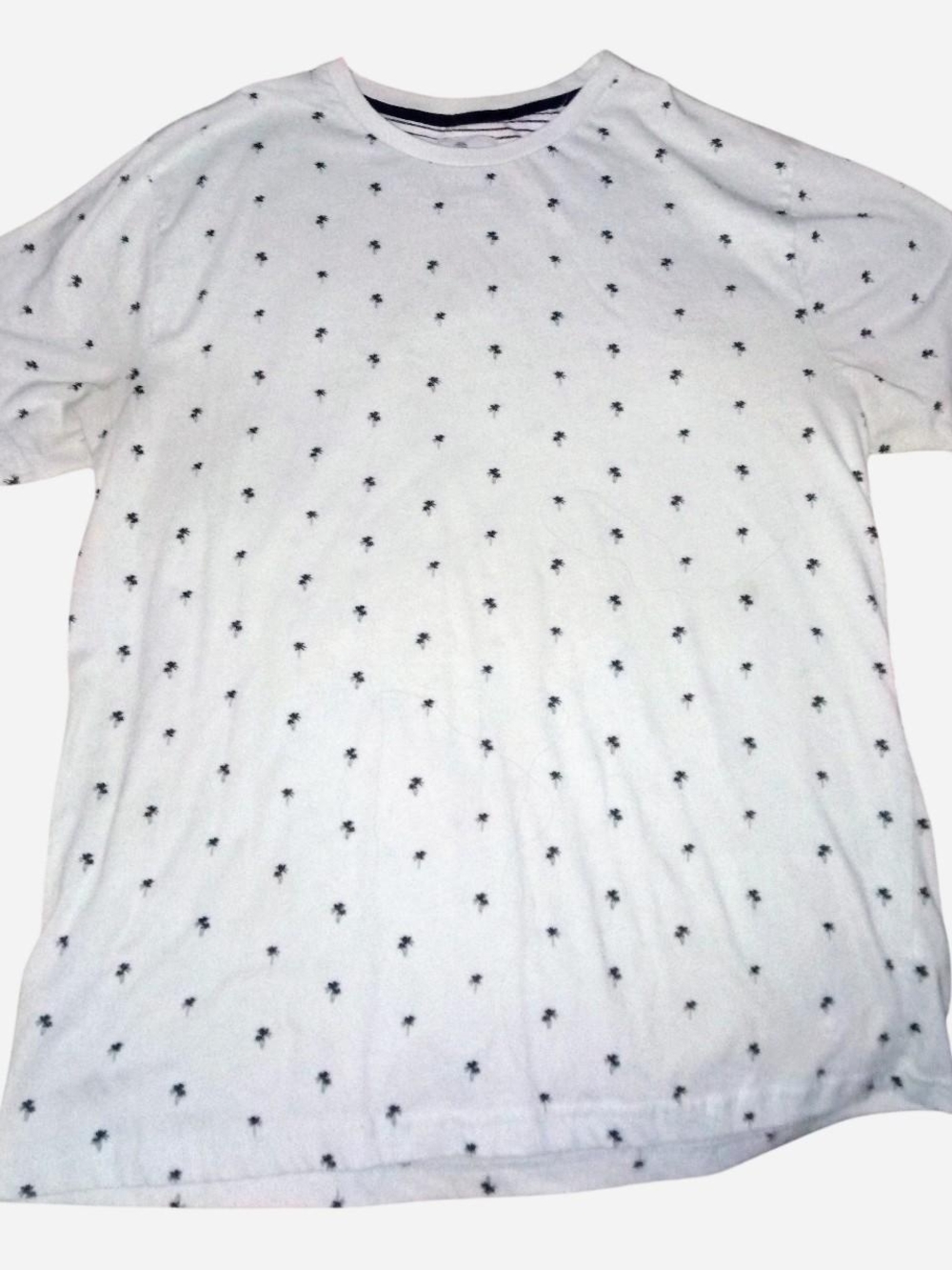 Denim & Flower White Short-Sleeve Tee with Tiny Black Palm Motif
